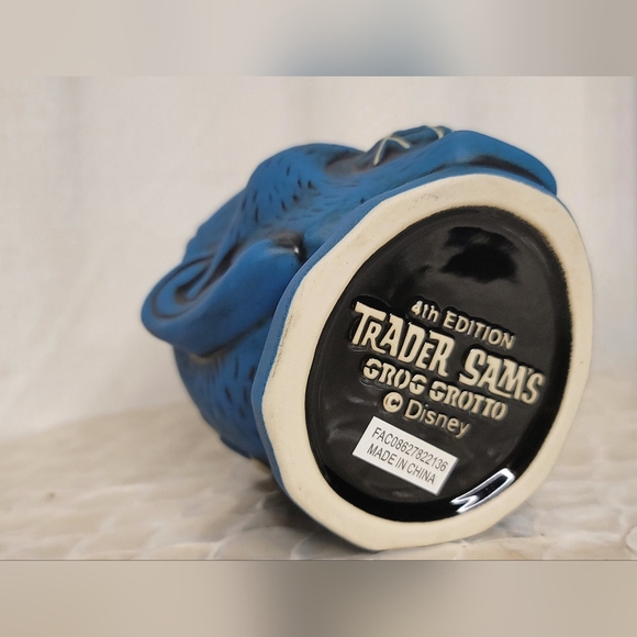 DISNEY - Trader Sams Grog Grotto - Shrunken Zombie Head - 4th Edition - Picture 2 of 11